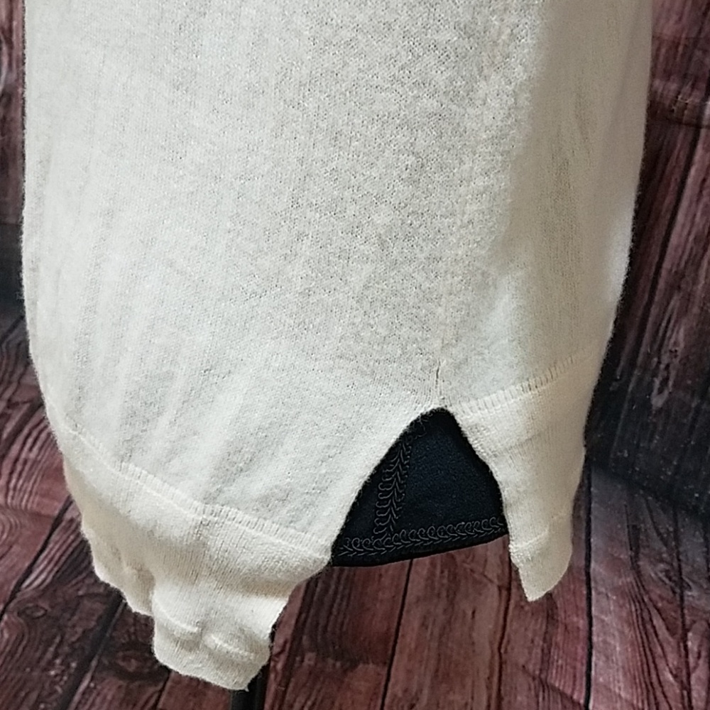 Pure Studio V neck cardigan - Picture 3 of 8